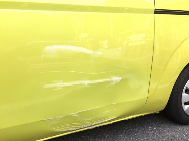 車のへこみ修理における重要ポイントと専門家選びのコツ